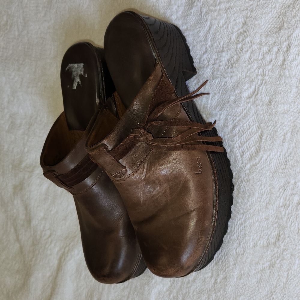 B.ø.c Brown Tassel Clogs